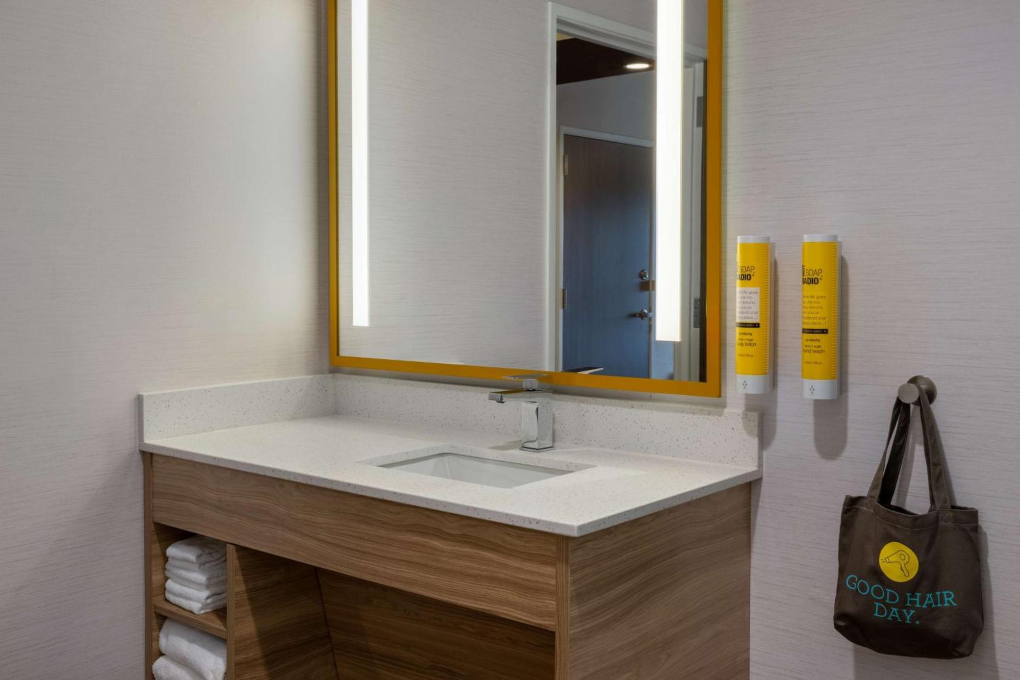 Tru By Hilton Ankeny Hotell Eksteriør bilde